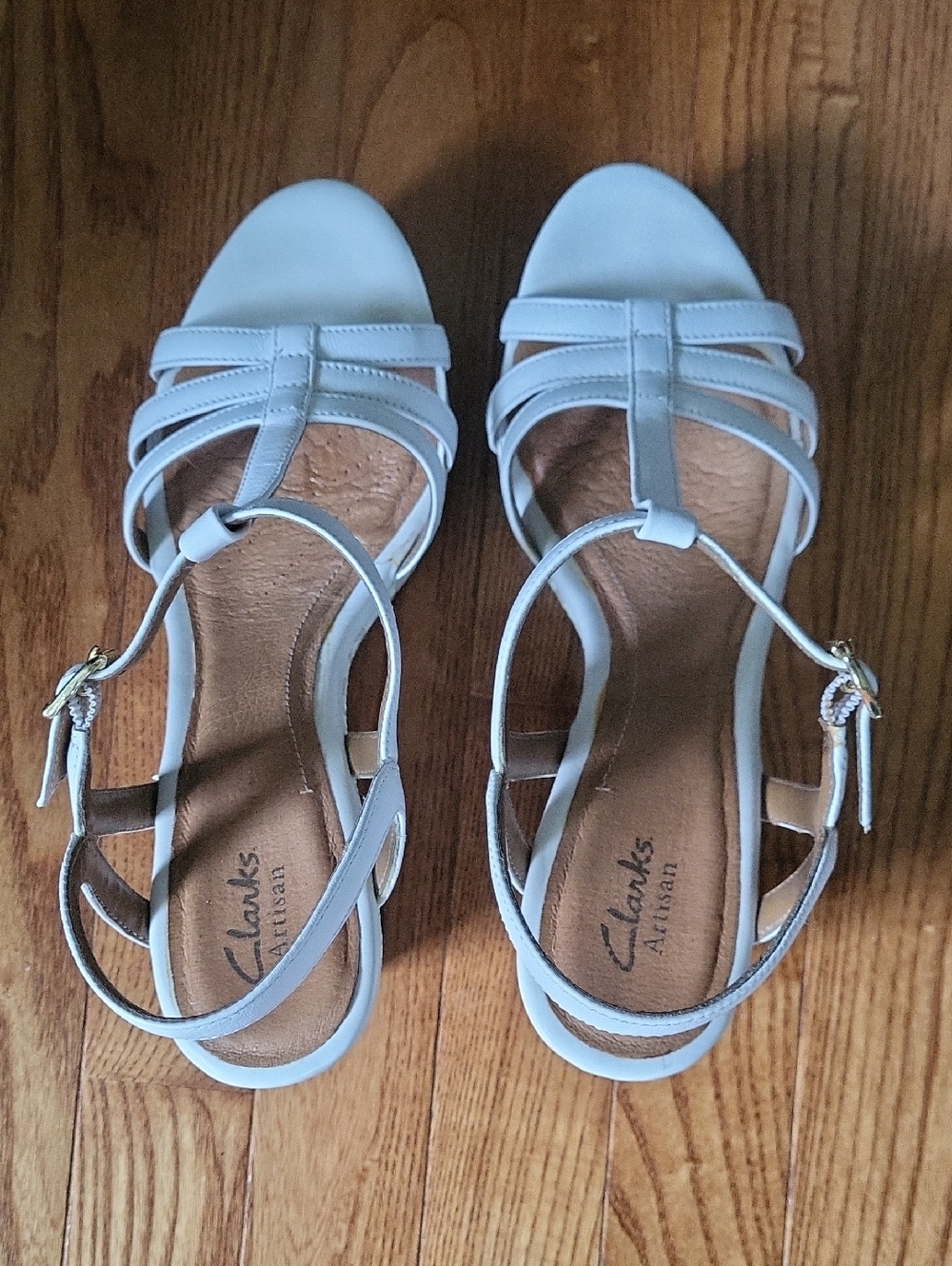 Clarks White Strappy T-Strap Women's Sandals